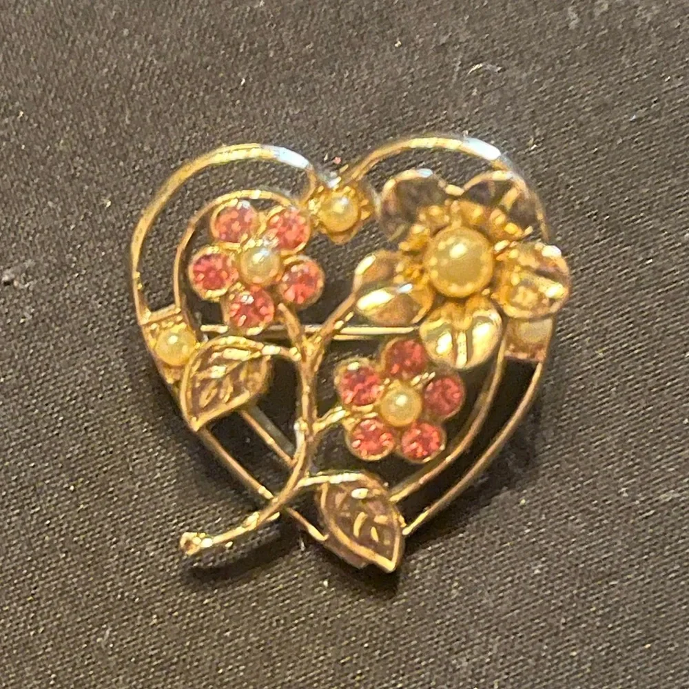 Vintage Dainty Gold and Pink Floral Heart Brooch